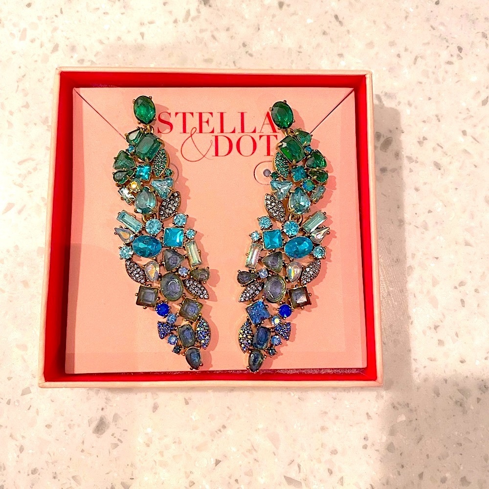 Stella & Dot ombre green and blue chandelier transition earrings brand new